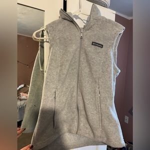 Grey Columbia vest size small